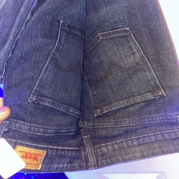Ladies Levi’s jeans size 6 M boot cut dark blue like new​ - Picture 4 of 8